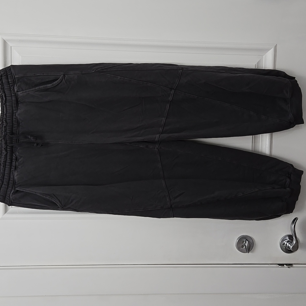 Black Jogger Pants With A Relaxed Style❤️ I Love Relaxed Style! Waist 17 L37
